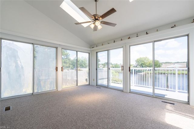 729 Wood Duck LN, Chesapeake, VA 23323
