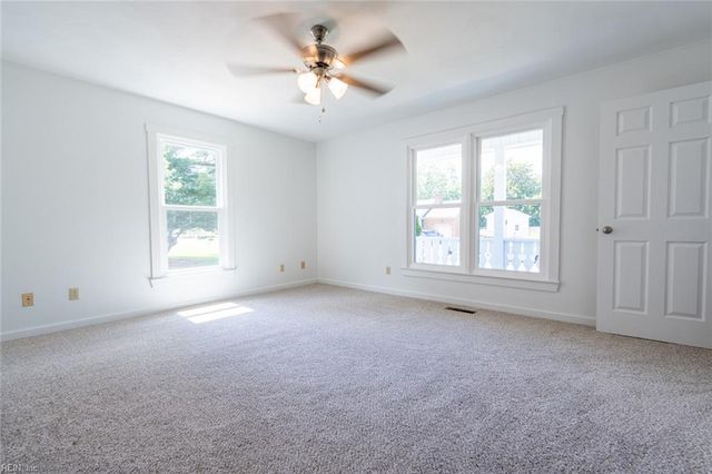 729 Wood Duck LN, Chesapeake, VA 23323