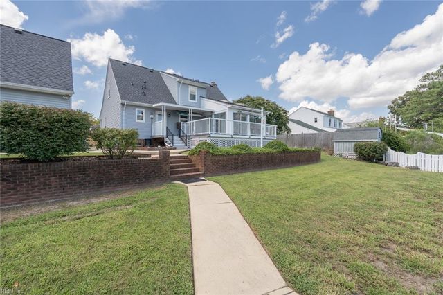 729 Wood Duck LN, Chesapeake, VA 23323