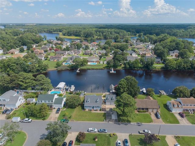 729 Wood Duck LN, Chesapeake, VA 23323