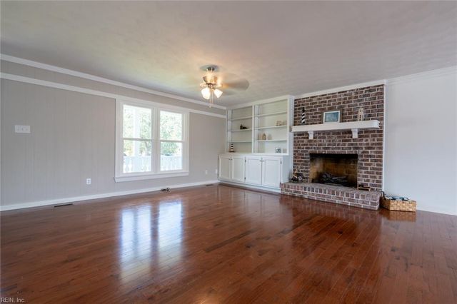729 Wood Duck LN, Chesapeake, VA 23323