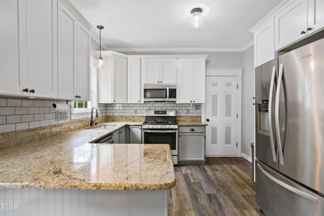 209 Texanna Way, Holly Springs, NC 27540