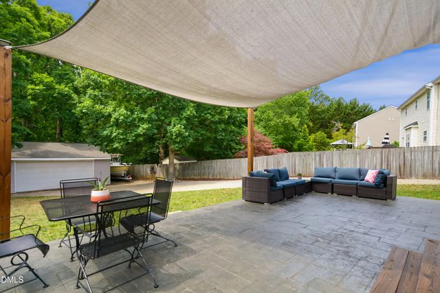 209 Texanna Way, Holly Springs, NC 27540