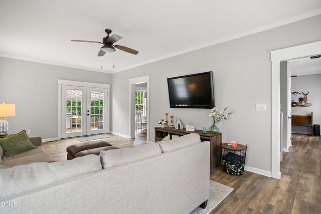 209 Texanna Way, Holly Springs, NC 27540