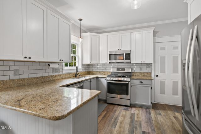 209 Texanna Way, Holly Springs, NC 27540