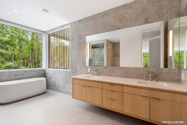 16 Arbor Path, Amagansett, NY 11930