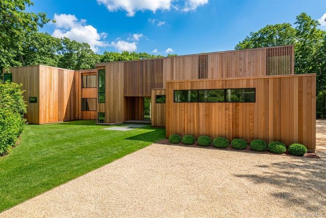 16 Arbor Path, Amagansett, NY 11930