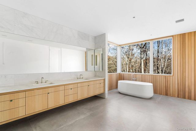 16 Arbor Path, Amagansett, NY 11930