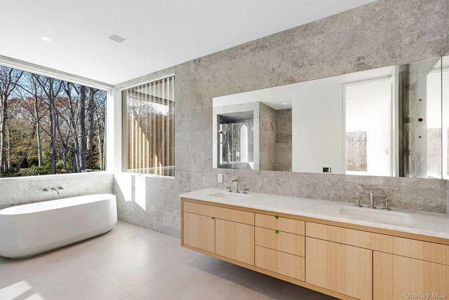 16 Arbor Path, Amagansett, NY 11930