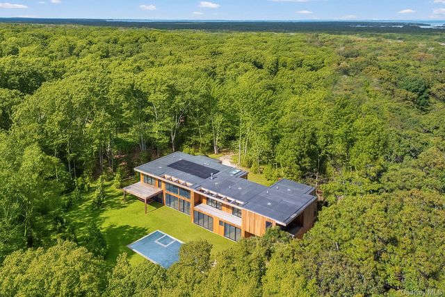 16 Arbor Path, Amagansett, NY 11930