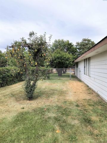 210703 E Bryson Brown Rd, Kennewick, WA 99337