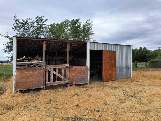 210703 E Bryson Brown Rd, Kennewick, WA 99337