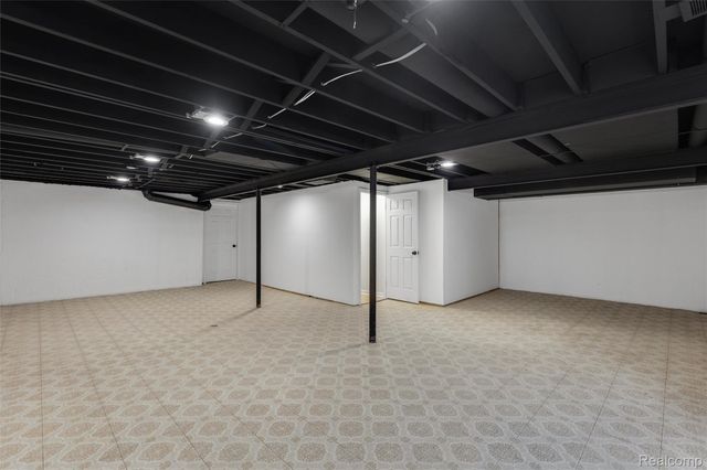 40526 Newport Drive, Plymouth Charter Township, MI 48170