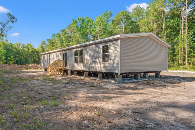 4765 Cates Bay Hwy., Conway, SC 29527