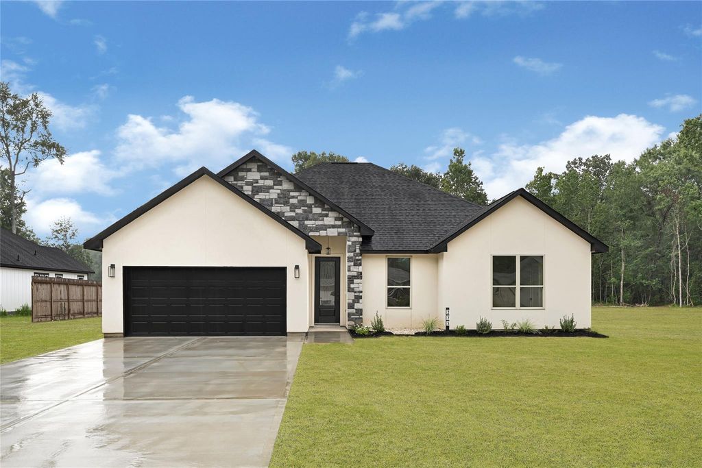 223 County Road 6606, Dayton, TX 77535