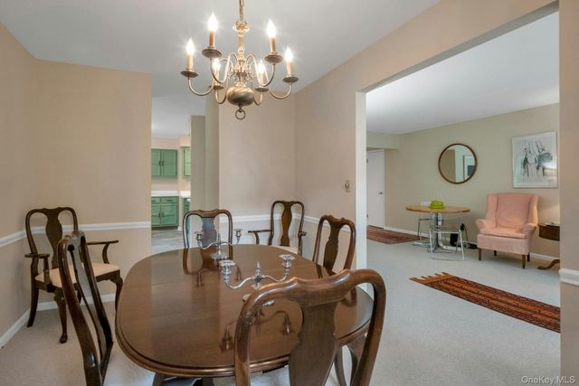 60 Foxwood Drive 2, Pleasantville, NY 10570