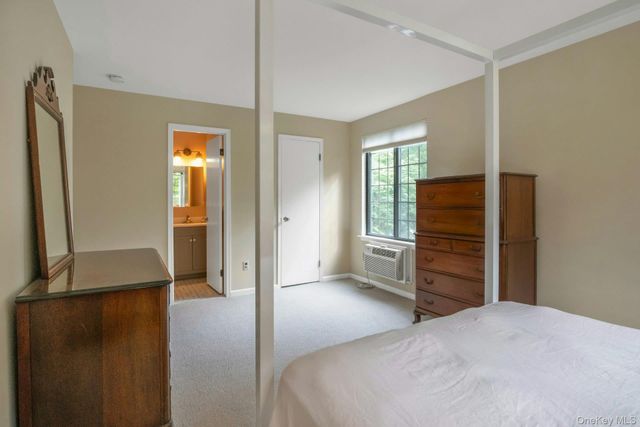 60 Foxwood Drive 2, Pleasantville, NY 10570