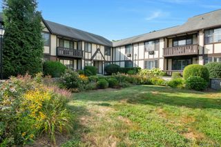 60 Foxwood Drive 2, Pleasantville, NY 10570