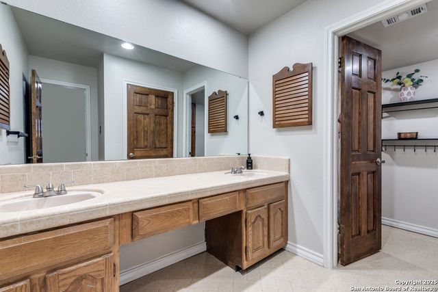 1707 Whitehaven, San Antonio, TX 78232