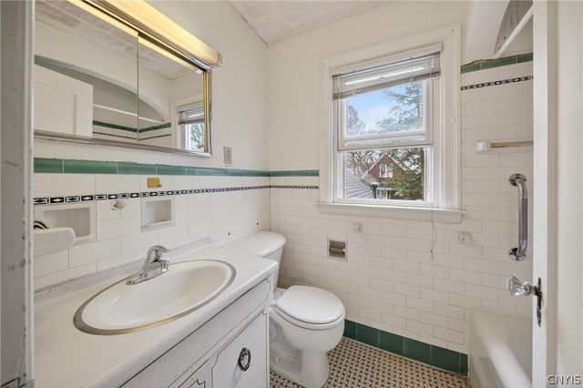 125 Stoneridge Dr, Dewitt, NY 13214