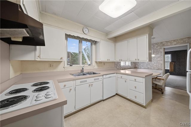 125 Stoneridge Dr, Dewitt, NY 13214