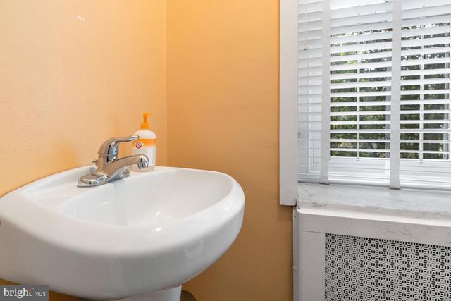 825 E HAINES ST, Philadelphia, PA 19138