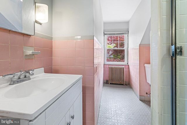 825 E HAINES ST, Philadelphia, PA 19138
