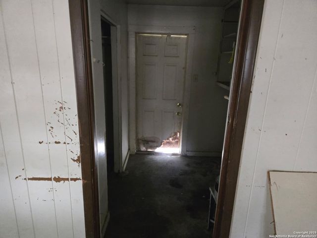 105 N Moss, Seguin, TX 78155