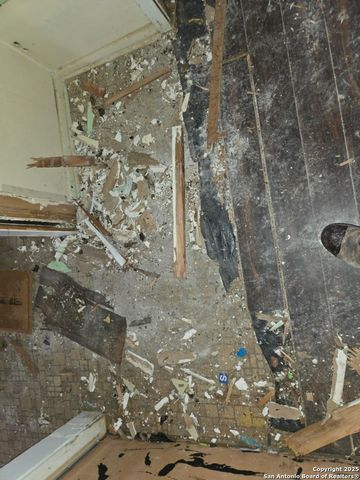 105 N Moss, Seguin, TX 78155