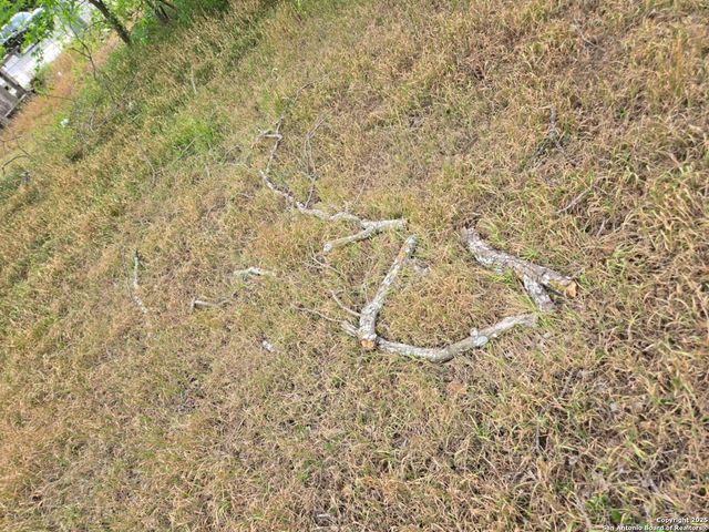 105 N Moss, Seguin, TX 78155