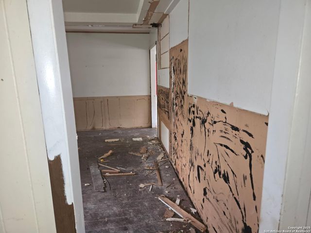 105 N Moss, Seguin, TX 78155