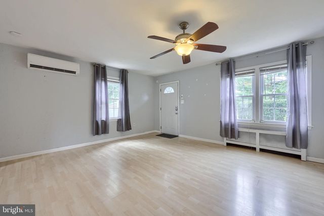 1040 E ORANGE ST, Lancaster, PA 17602