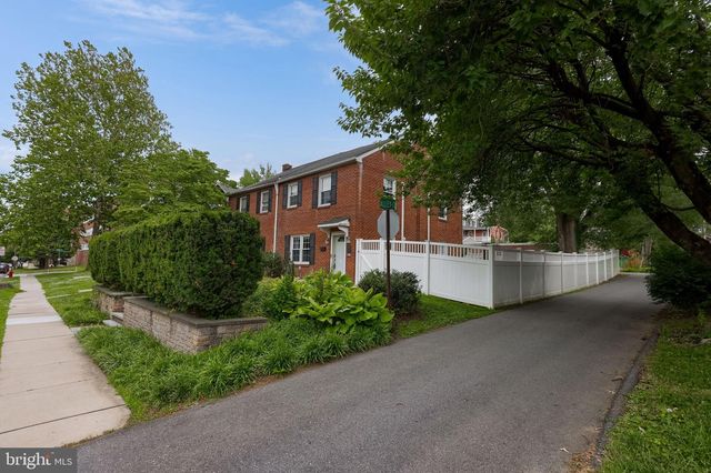 1040 E ORANGE ST, Lancaster, PA 17602