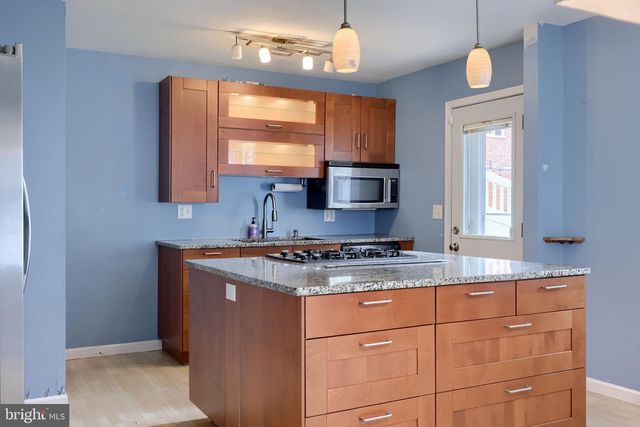 1040 E ORANGE ST, Lancaster, PA 17602