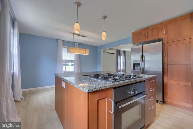 1040 E ORANGE ST, Lancaster, PA 17602