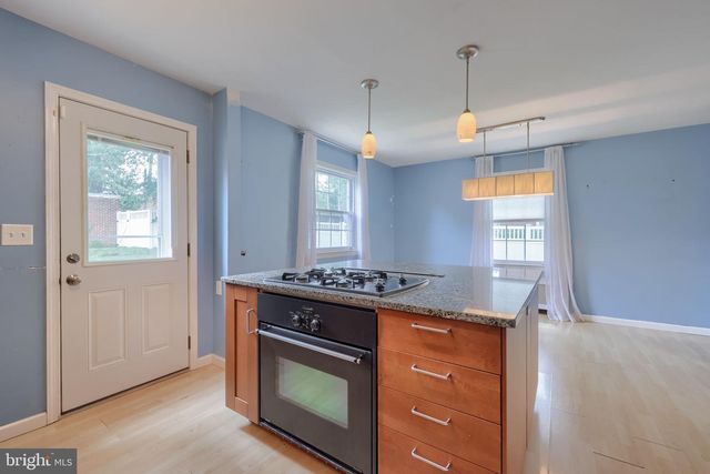 1040 E ORANGE ST, Lancaster, PA 17602