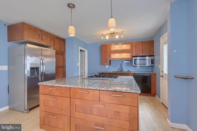 1040 E ORANGE ST, Lancaster, PA 17602