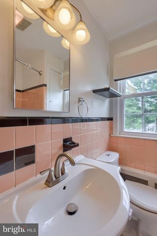 1040 E ORANGE ST, Lancaster, PA 17602