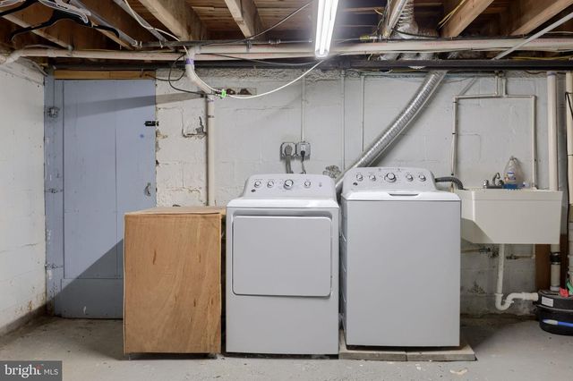 1040 E ORANGE ST, Lancaster, PA 17602