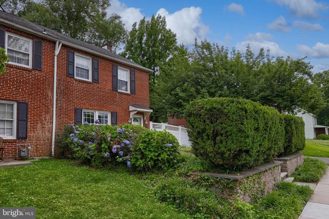 1040 E ORANGE ST, Lancaster, PA 17602