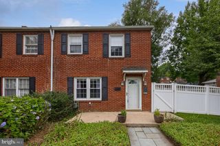 1040 E ORANGE ST, Lancaster, PA 17602