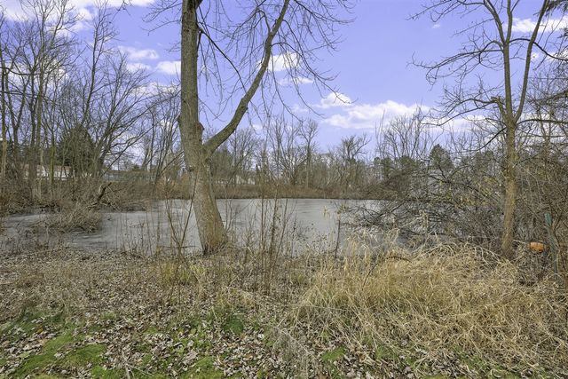 2245 S Commerce Road, Wolverine Lake, MI 48390