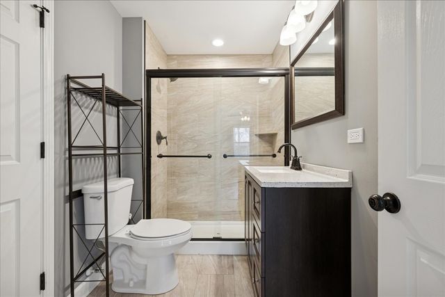 215 Indian Trail, Lake In The Hills, IL 60156