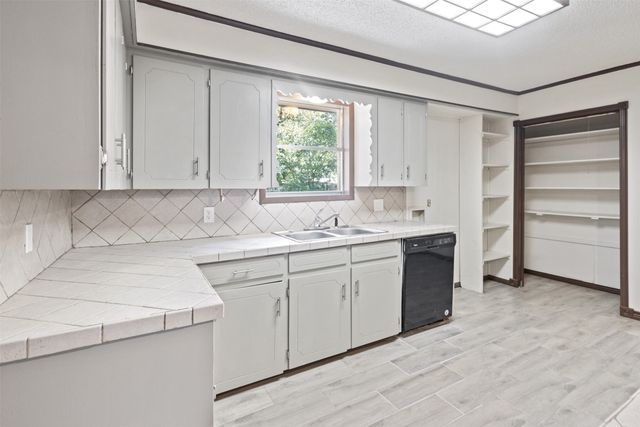 14344 Daniel Boone Lane, Log Cabin, TX 75148