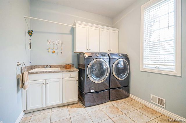 4831 Goodison Place Drive, Rochester, MI 48306