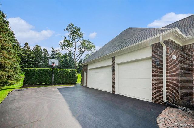 4831 Goodison Place Drive, Rochester, MI 48306