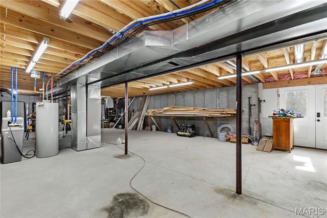 140 Turkey Creek Crossing Drive, Hawk Point, MO 63349