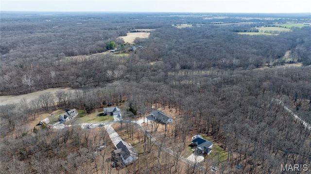 140 Turkey Creek Crossing Drive, Hawk Point, MO 63349