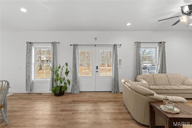 140 Turkey Creek Crossing Drive, Hawk Point, MO 63349