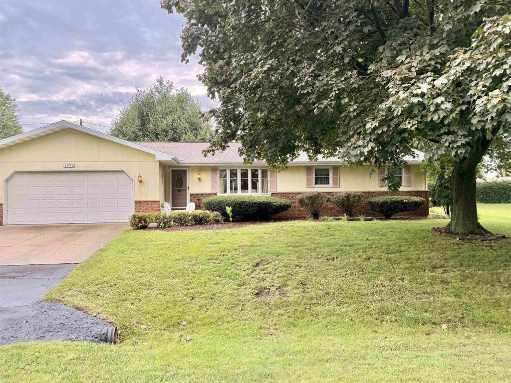 1596 OAKRIDGE COURT, Menasha, WI 54952